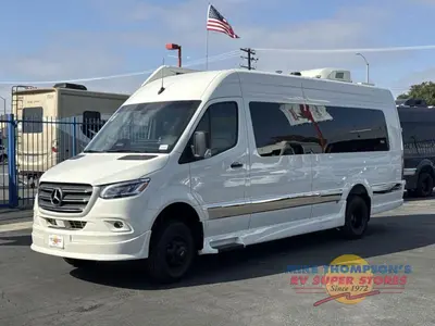 2027 Grech RV Strada-ion AWD photo 11