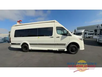 2027 Grech RV Strada-ion AWD photo 9