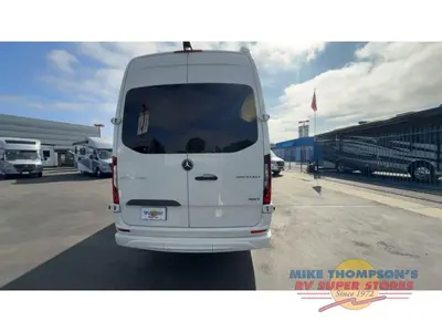 2027 Grech RV Strada-ion AWD photo 7