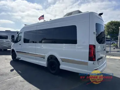 2027 Grech RV Strada-ion AWD photo 13