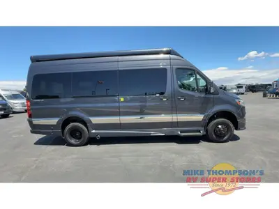 2027 Grech RV Terreno-ion AWD photo 9