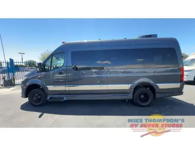 2027 Grech RV Terreno-ion AWD photo 5