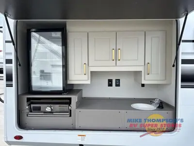 2026 Grand Design Influence photo 17