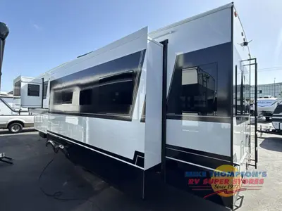 2026 Brinkley Model Z photo 12