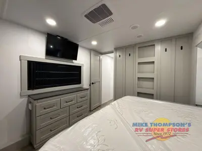2026 Brinkley Model Z photo 37