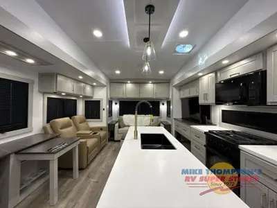 2026 Brinkley Model Z photo 15