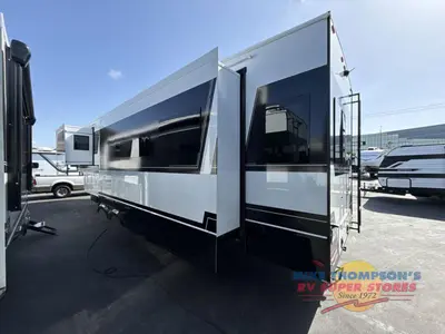 2026 Brinkley Model Z photo 6