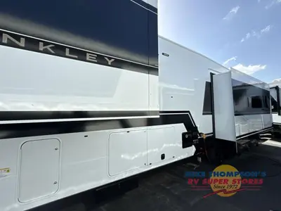 2026 Brinkley Model Z photo 5