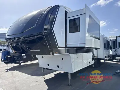 2026 Brinkley Model Z photo 11