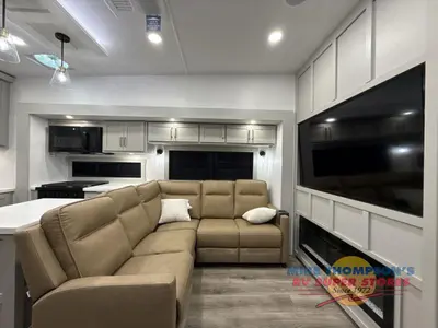 2026 Brinkley Model Z photo 16