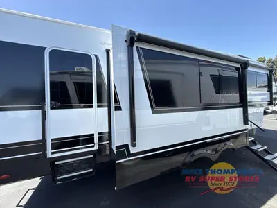 2026 Brinkley Model Z photo 9