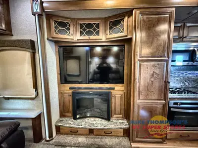 2018 Heartland Landmark 365 photo 24