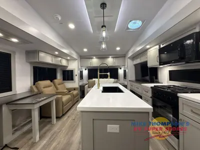 2026 Brinkley Model Z photo 15