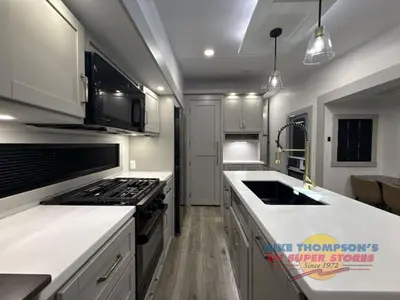 2026 Brinkley Model Z photo 26