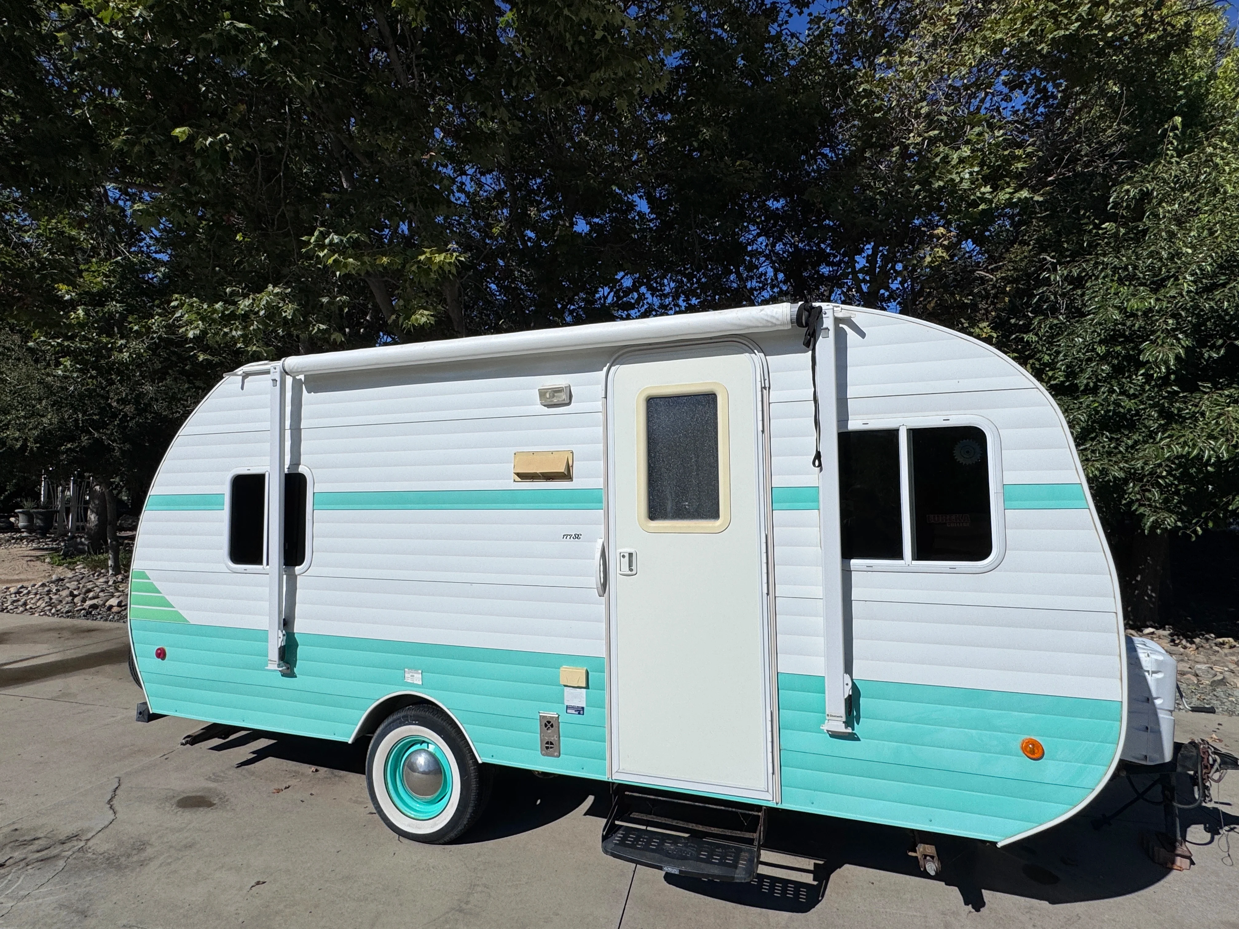 2018 RIVERSIDE TRAILER RETRO exterior