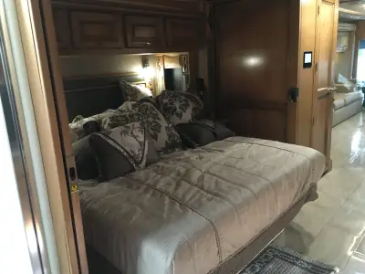 2018 TIFFIN MOTORHOMES PHAETON photo 4