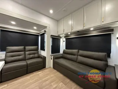 2026 Grand Design Influence photo 18