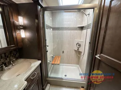 2018 Thor Motor Coach Tuscany photo 43