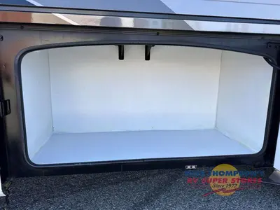 2018 Thor Motor Coach Tuscany photo 48