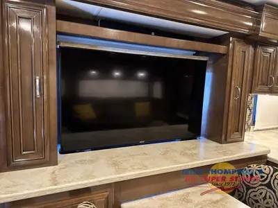 2018 Thor Motor Coach Tuscany photo 26