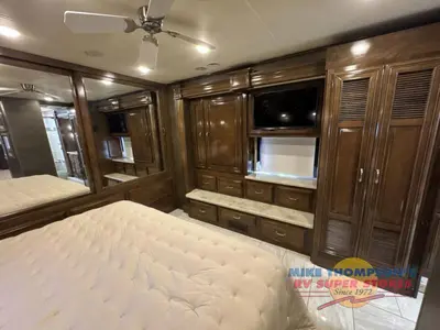 2018 Thor Motor Coach Tuscany photo 37