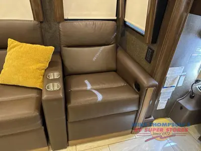 2018 Thor Motor Coach Tuscany photo 25