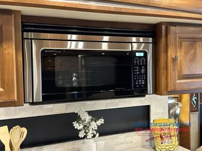 2019 Tiffin Motorhomes Phaeton photo 36