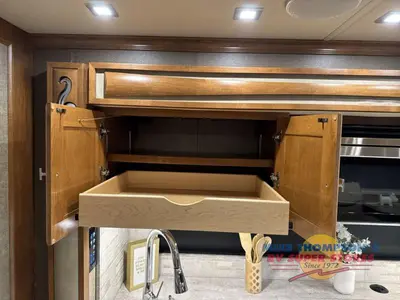 2019 Tiffin Motorhomes Phaeton photo 23