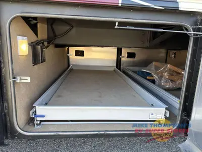 2019 Tiffin Motorhomes Phaeton photo 17
