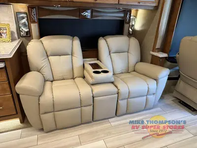 2019 Tiffin Motorhomes Phaeton photo 25