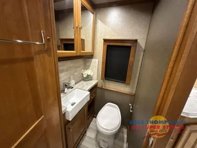 2019 Tiffin Motorhomes Phaeton photo 27
