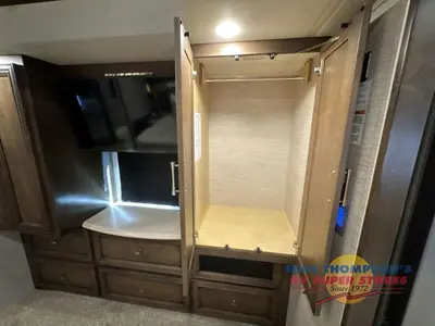 2019 Newmar Ventana photo 36