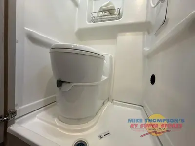 2027 Winnebago Solis photo 32