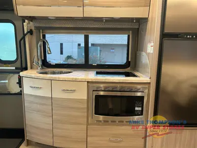 2022 Thor Motor Coach Tiburon Sprinter photo 25