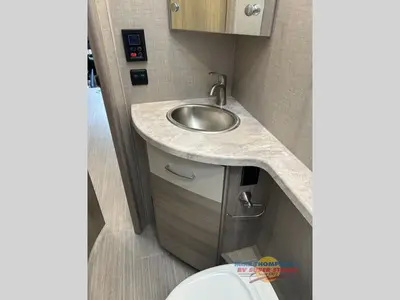 2022 Thor Motor Coach Tiburon Sprinter photo 37