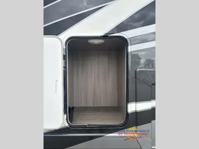 2022 Thor Motor Coach Tiburon Sprinter photo 12