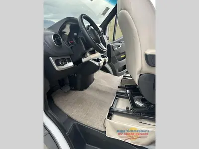 2022 Thor Motor Coach Tiburon Sprinter photo 17