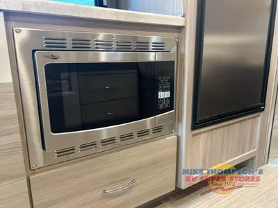 2022 Thor Motor Coach Tiburon Sprinter photo 29