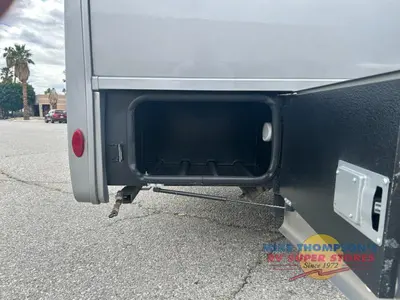 2022 Thor Motor Coach Tiburon Sprinter photo 11