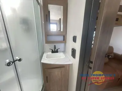 2024 Coachmen RV Freedom Express Ultra Lite photo 31
