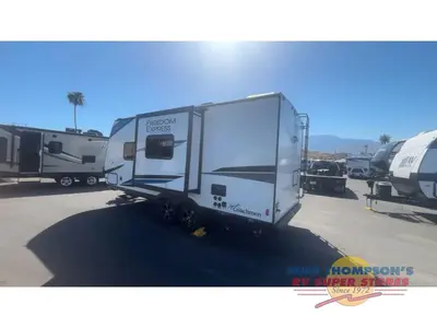 2024 Coachmen RV Freedom Express Ultra Lite photo 8