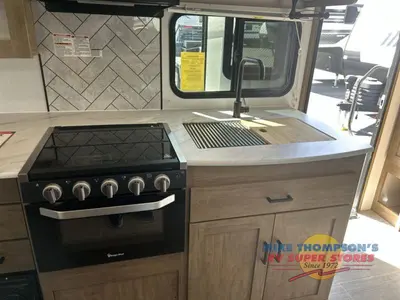 2024 Coachmen RV Freedom Express Ultra Lite photo 19