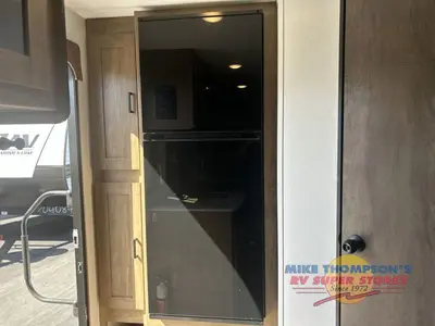 2024 Coachmen RV Freedom Express Ultra Lite photo 23