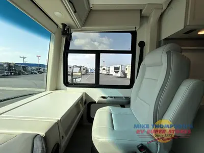 2027 Thor Motor Coach Palazzo GT photo 19