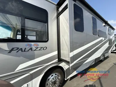 2027 Thor Motor Coach Palazzo GT photo 5