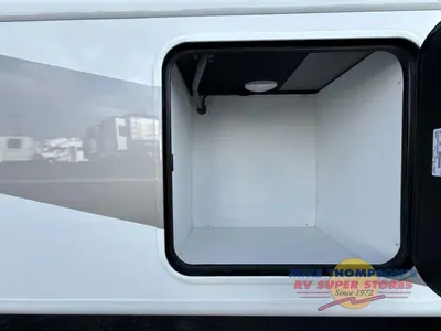 2027 Thor Motor Coach Palazzo GT photo 47