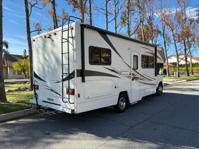 2018 WINNEBAGO MINNIE WINNIE photo 2