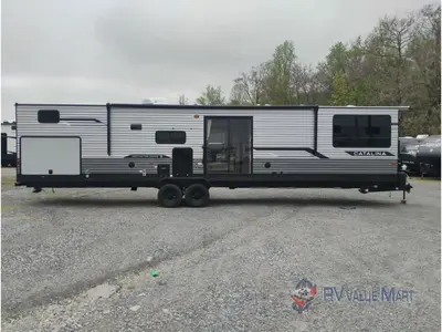 2026 Coachmen RV Catalina Destination Series photo 9