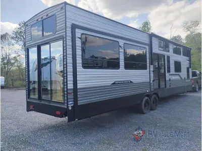 2026 Coachmen RV Catalina Destination Series photo 8