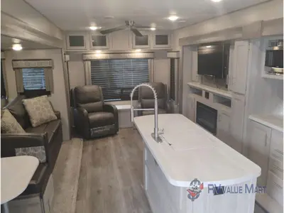 2022 Coachmen RV Catalina Destination Series photo 14